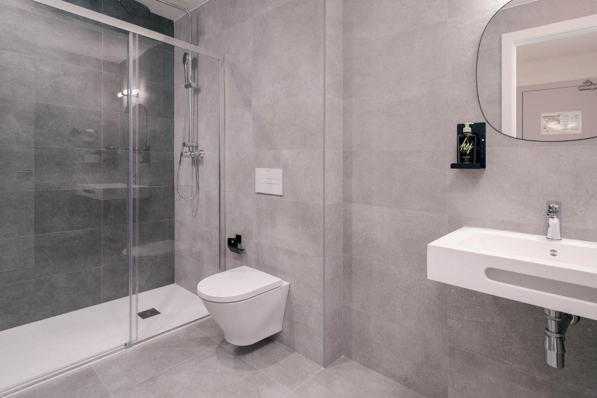 Limehome Valencia Carrer De Sant Jacint ภายนอก รูปภาพ