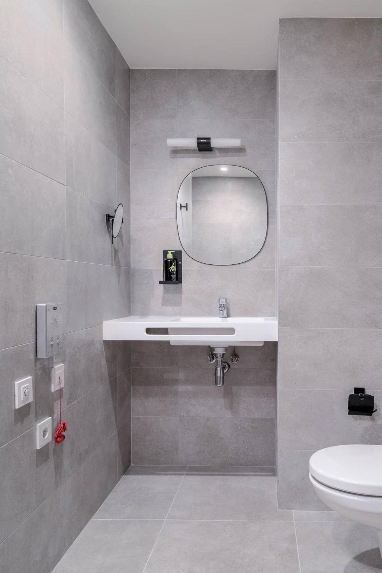 Limehome Valencia Carrer De Sant Jacint ภายนอก รูปภาพ